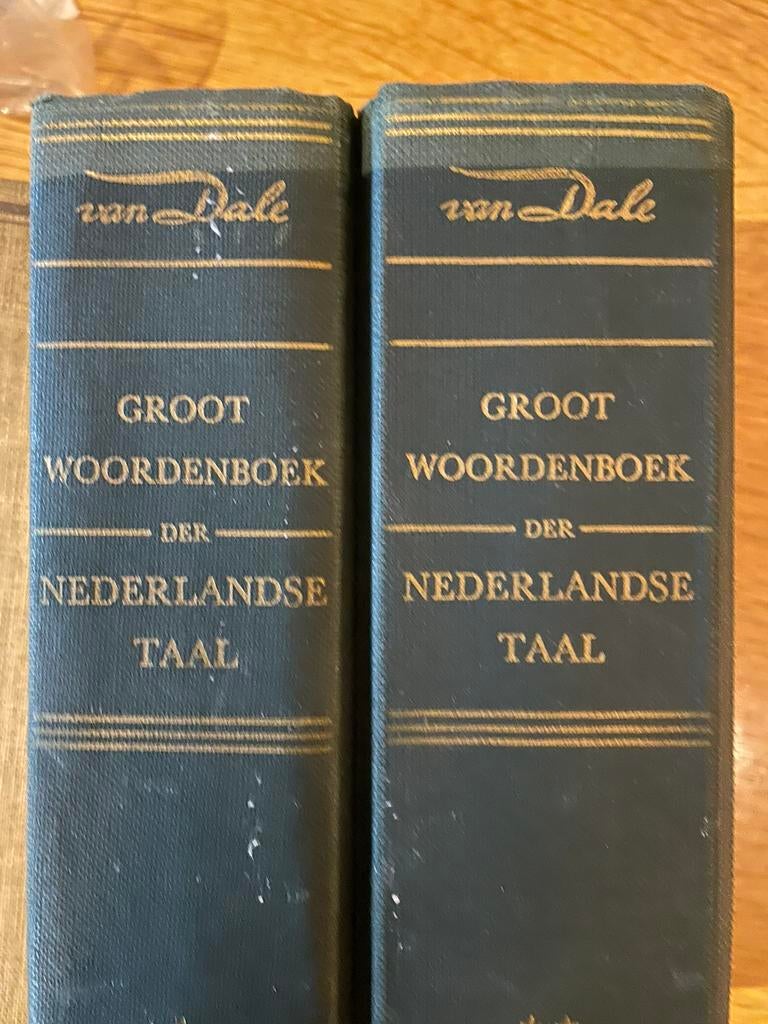 Nederlands woordenboek Van Dale, Ophalen of Verzenden, Gelezen, Van Dale, Nederlands