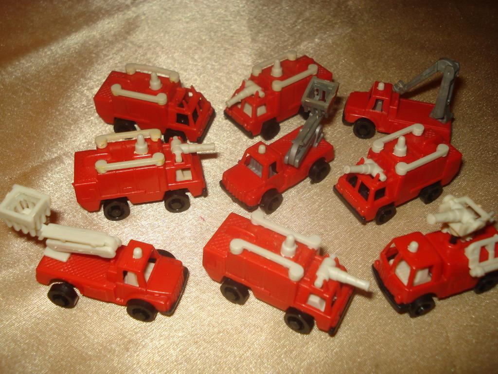 KINDER Ancienne Série de 9 Camions de Pompiers 1987 Giodi, Collections, Enlèvement ou Envoi, Comme neuf, Autres types