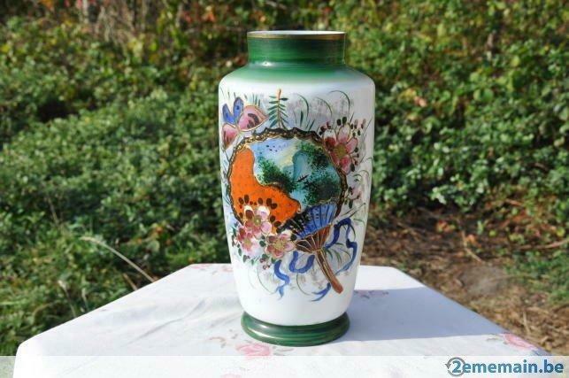 vase en opaline accidenté  decor a l'eventail