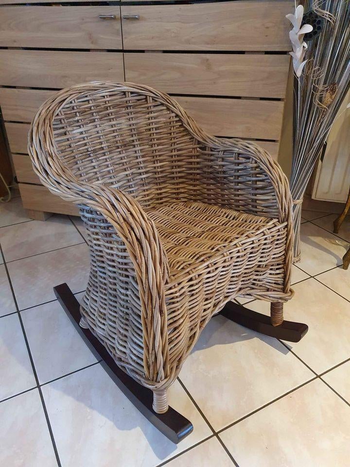 Rocking chair en rotin pour enfant, Enlèvement, Comme neuf