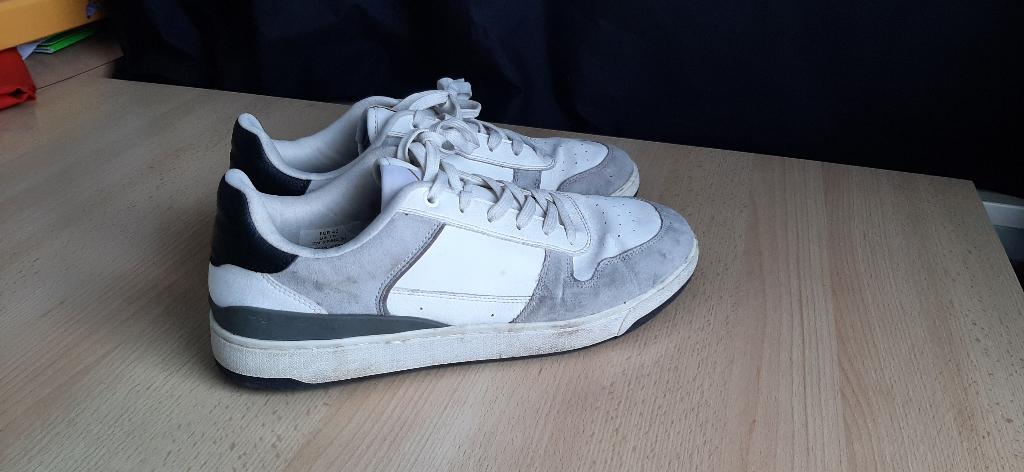 Schoenen maat 43, Kleding | Heren, Schoenen, Wit, Ophalen of Verzenden, Zo goed als nieuw, Sneakers