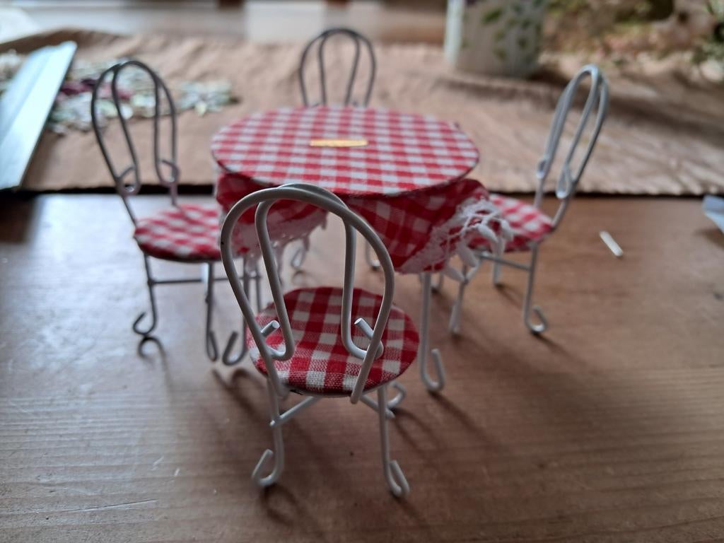 Metalen stoeltjes en tafel, Enlèvement ou Envoi, Comme neuf