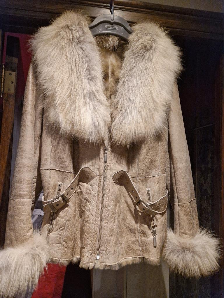 Luxe winterjas, Kleding | Dames, Ophalen, Zo goed als nieuw, Maat 42/44 (L), Beige