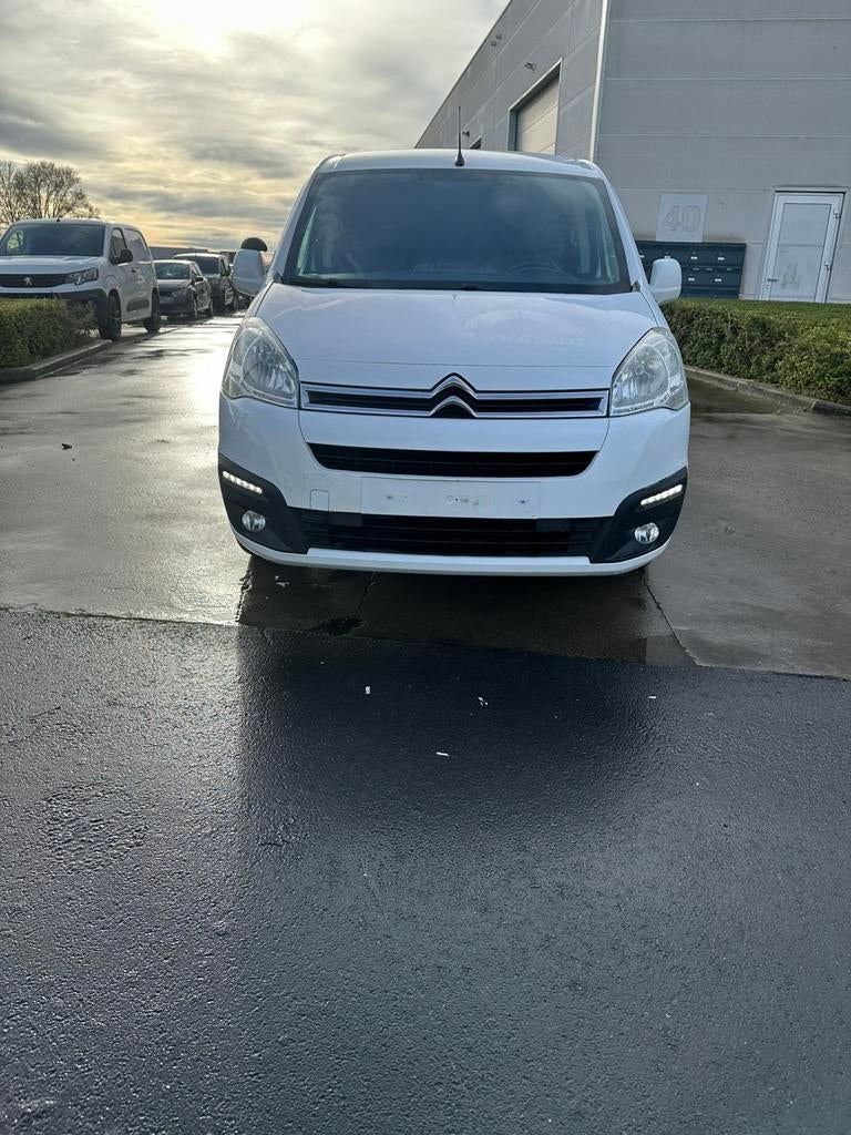 Citroën Berlingo 1.6hdi euro6b / 3zit / AIRCO /Gps, Voorwielaandrijving, Stof, Citroën, Wit
