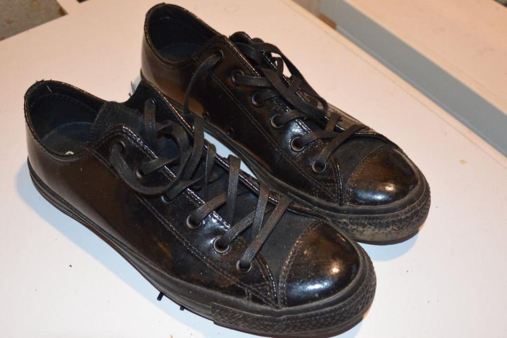 AV. BASKETS NOIRES VERNIES CONVERSE, Ophalen of Verzenden