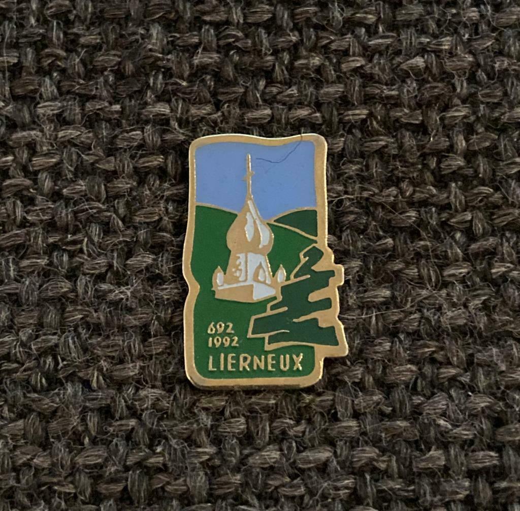 PIN - LIERNEUX, Envoi, Utilisé, Ville ou Campagne, Insigne ou Pin's