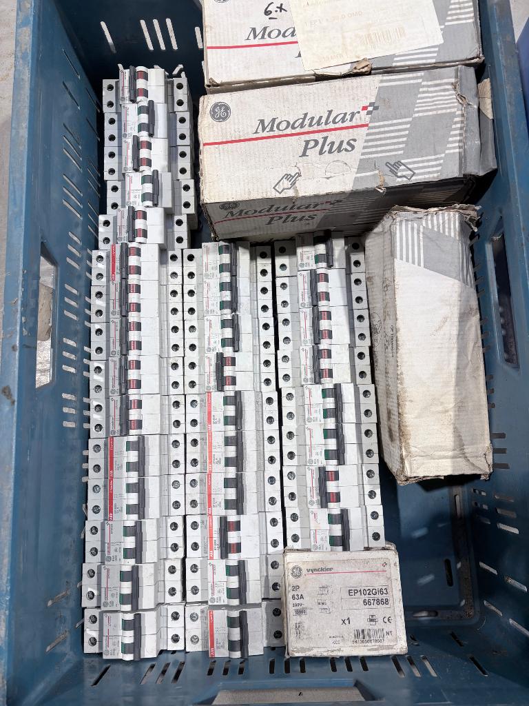 10kv automaten van vycnkier 7500 euro excl btw, Doe-het-zelf en Bouw, Ophalen, Zo goed als nieuw, Schakelaar