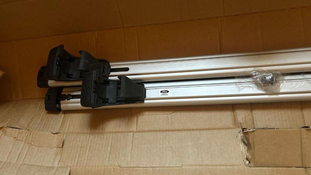 BARRES DE TOIT TRANSVERSALES D’ORIGINE FORD MONDEO BREAK, Enlèvement ou Envoi, Neuf