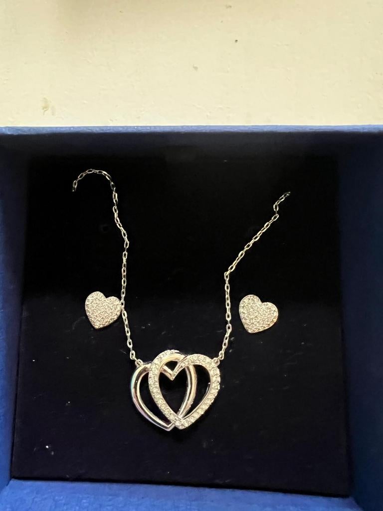 Swarovski set dubbele hartjes, Ophalen of Verzenden, Zo goed als nieuw