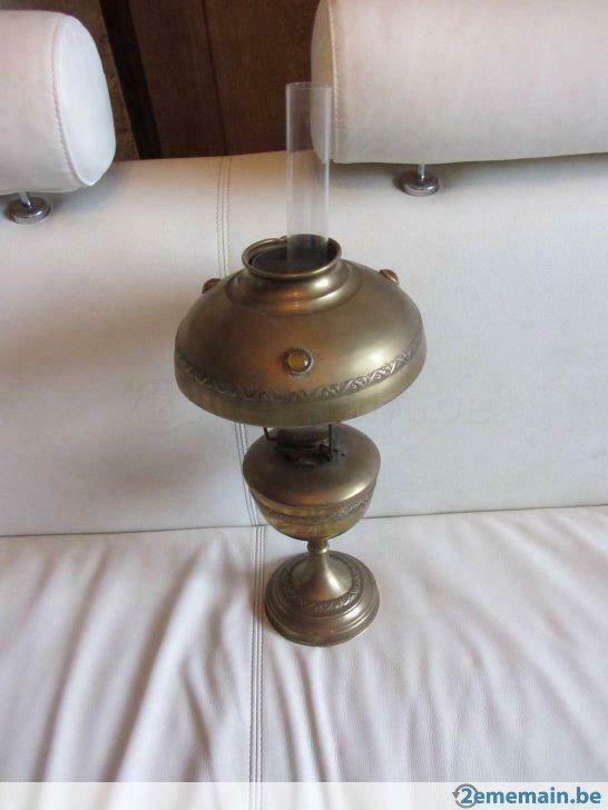 ancienne lampe à pétrole La parisienne