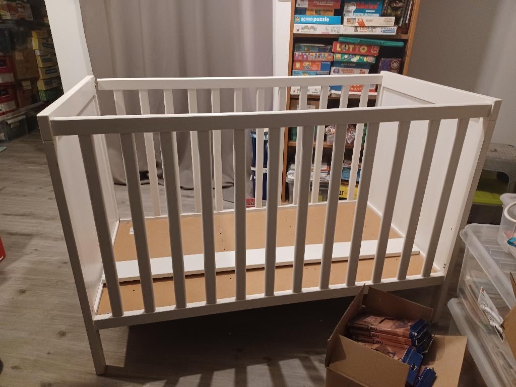 wit kinderbedje ikea 60 x 120 cm sundvit met matras erbij, Ophalen, Gebruikt, Ledikant
