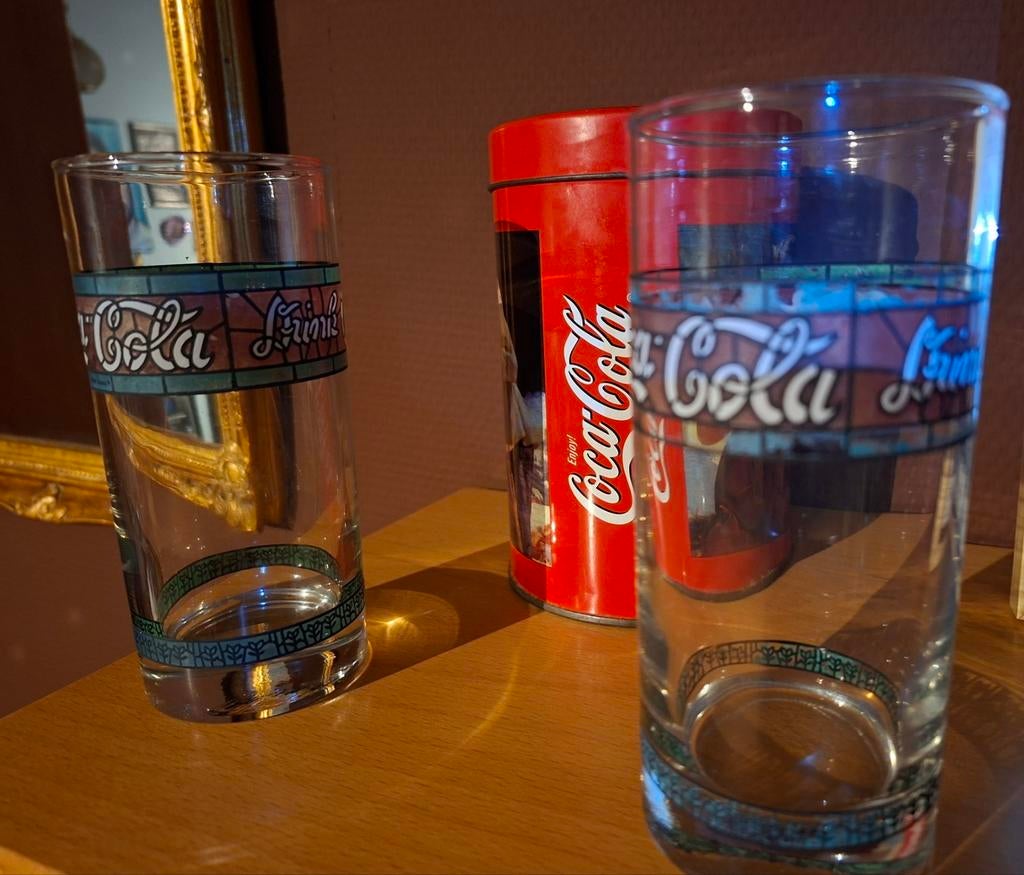 2 RETRO GLAZEN COCA COLA +BLIK COCA COLA, Verzamelen, Ophalen of Verzenden, Gebruikt, Frisdrankglas
