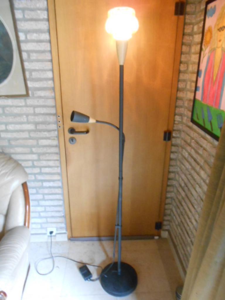 staanlamp vloerlamp verstelbare leeslamp Ikea dimschakelaar, Huis en Inrichting, Ophalen, Gebruikt, Metaal, 150 tot 200 cm