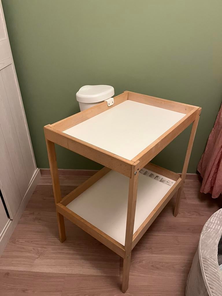 Verzorgingstafel IKEA met vuilbakje, Kinderen en Baby's, Ophalen, Gebruikt