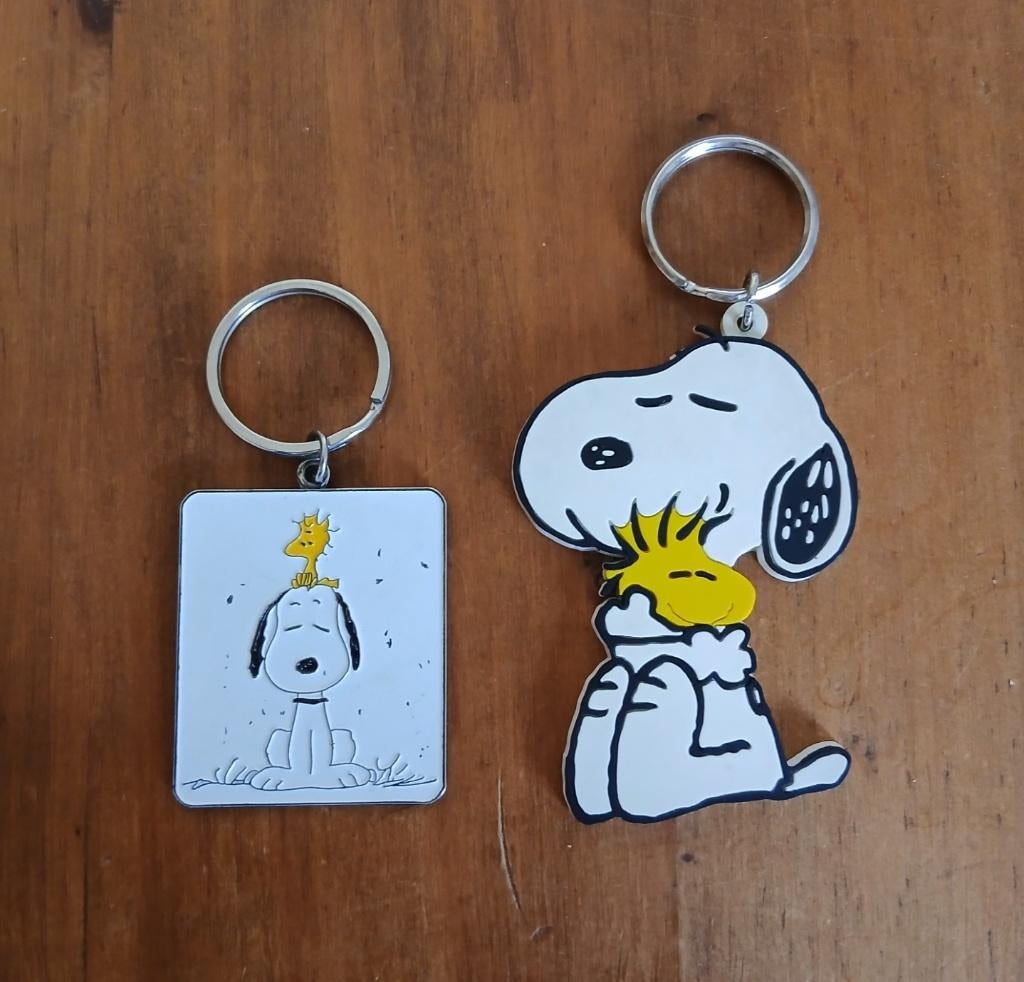 2 anciens porte-clefs Snoopy et Woodstock - UFS vintage, Enlèvement ou Envoi, Snoopy, Utilisé
