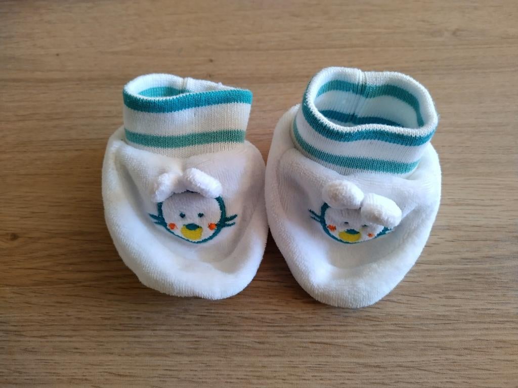 Babyslofjes met konijntjes, Ophalen of Verzenden, Zo goed als nieuw, Jongetje, Slofjes