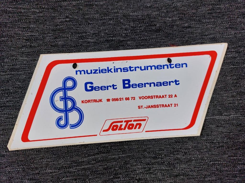 oude sticker : muziekinstrumenten Beernaert kortrijk, Envoi