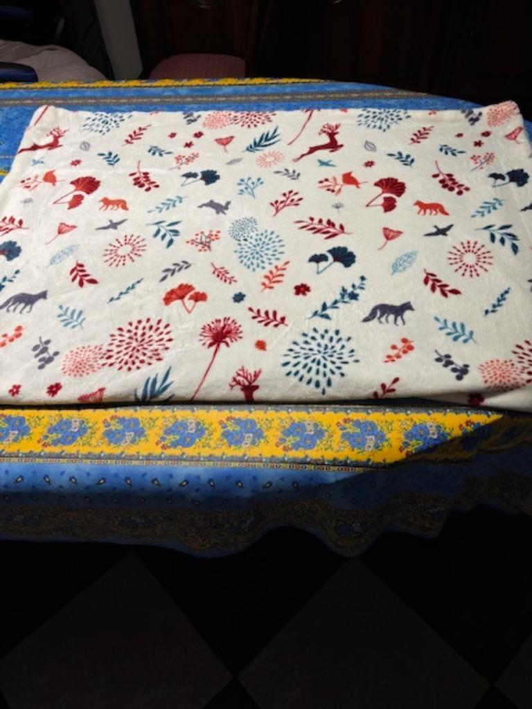 Couverture Noël bleu de Damart / neuve, Enfants & Bébés, Enlèvement, Neuf, 100 cm ou plus, Couverture