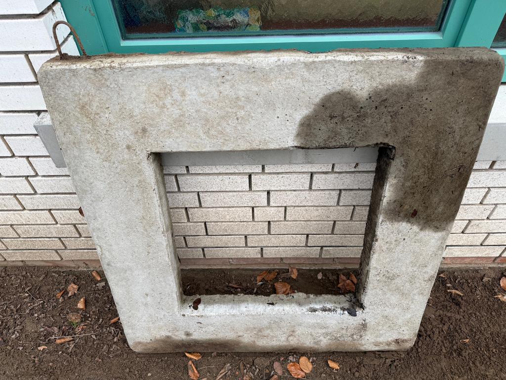 Betonnen deksel, Doe-het-zelf en Bouw, Ophalen, Zo goed als nieuw