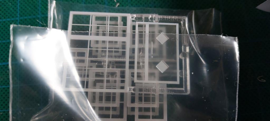 H0LK 0130 FENÊTRES ET PORTES SÉPARÉES 1/87, Envoi, Neuf, Autres types, Autres marques