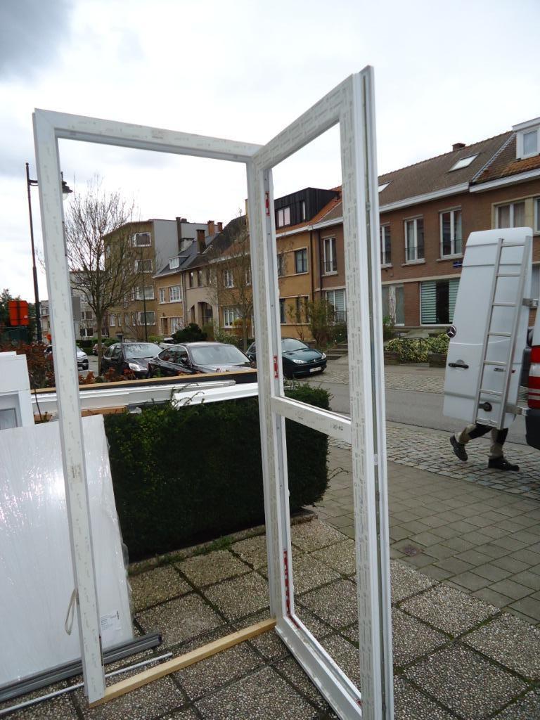 A vendre une porte d'entrée PVC marque KÖMMERLING NEUF !!!, Bricolage & Construction, Châssis & Portes coulissantes, Enlèvement ou Envoi