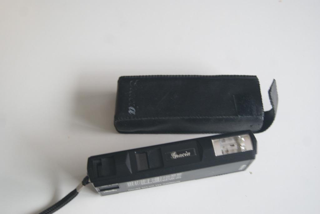 Oud fototoestel, merk gracia, Ophalen