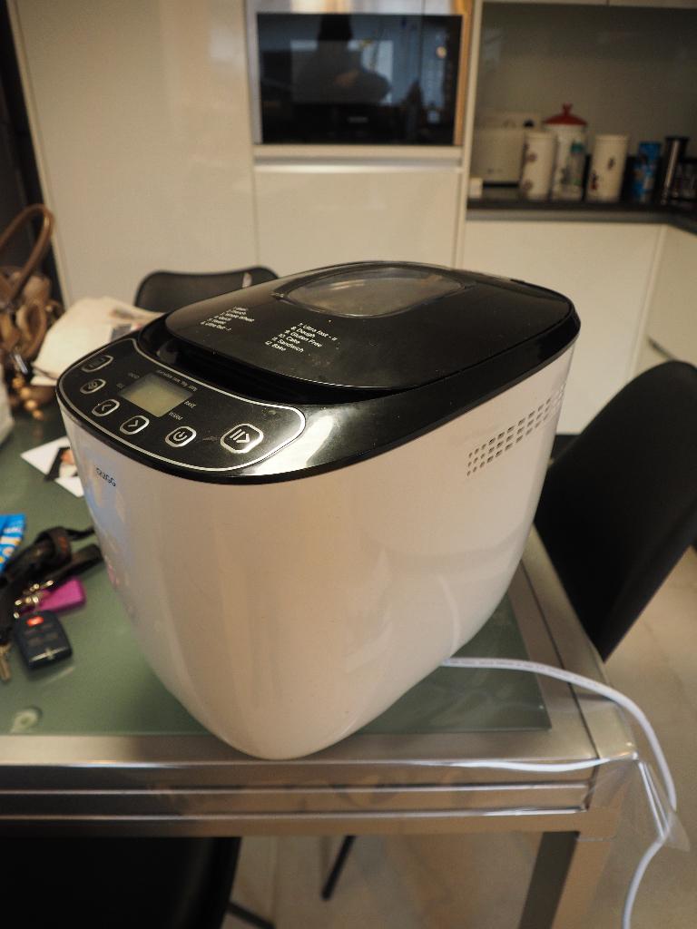 broodbakmachine quigg DM4, Ophalen, Gebruikt, 800 tot 1200 gram deeg, Zonder timer