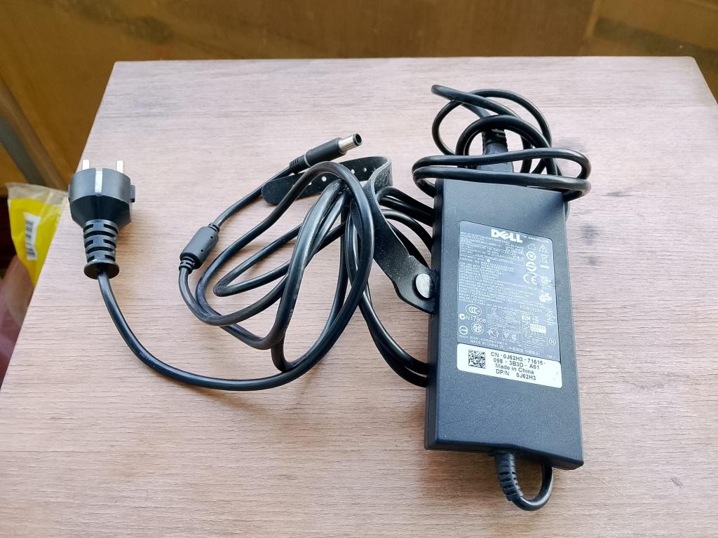 CHARGEUR LAPTOP DELL D'ORIGINE, Informatique & Logiciels, Chargeurs d'ordinateur portable, Enlèvement, Comme neuf, Dell