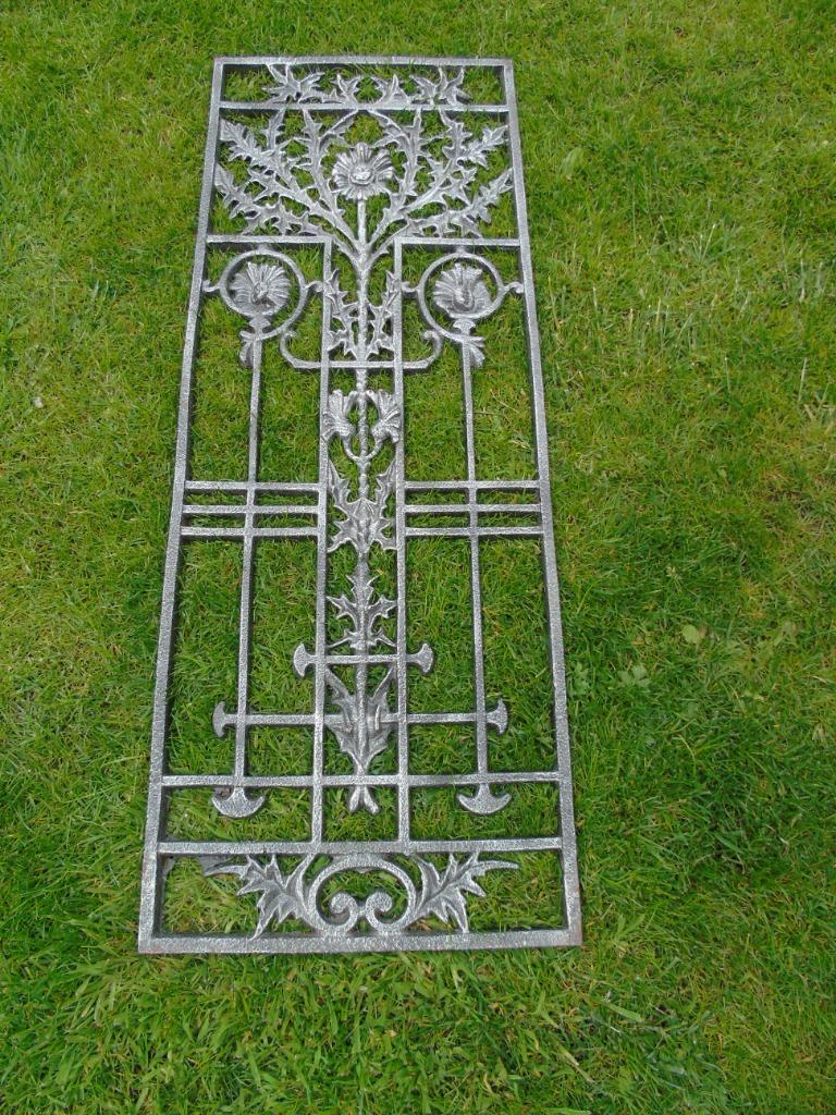 Roestgrijs gietijzeren decoratie wandfronton, Ophalen, Nieuw