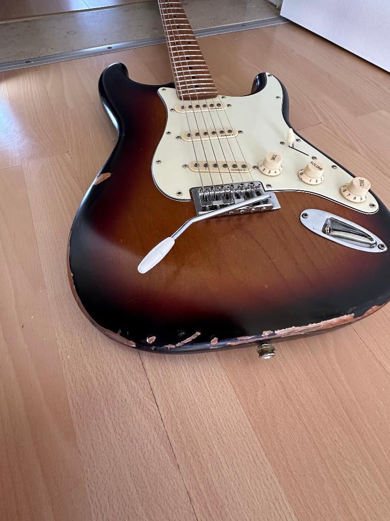 Fender Stratocaster Player Series (Mexico, 2019) – Sunburst, Muziek en Instrumenten, Ophalen, Zo goed als nieuw, Solid body, Fender