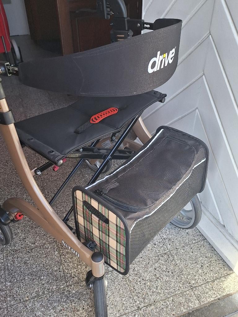Rollator, looprek, Ophalen, In hoogte verstelbaar, Zo goed als nieuw