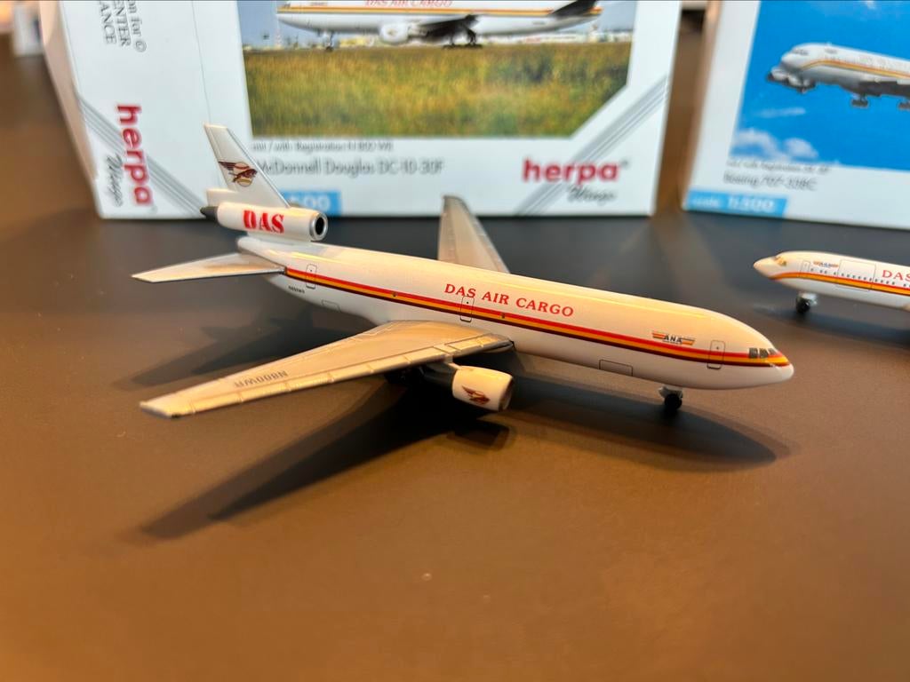 Das Air Cargo Boeing 707F + DC-10F 1/500 Herpa Wings, Enlèvement ou Envoi, Comme neuf