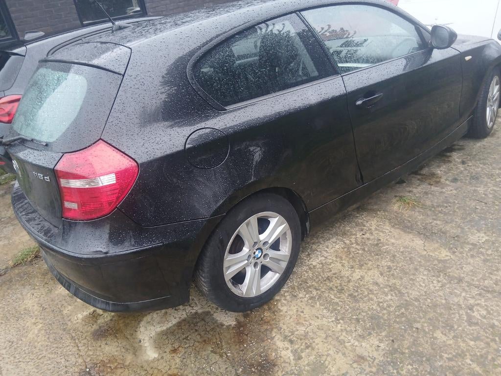 Bmw série 118d e81 de 2011 en pièces détachées uniquement, Enlèvement ou Envoi, BMW