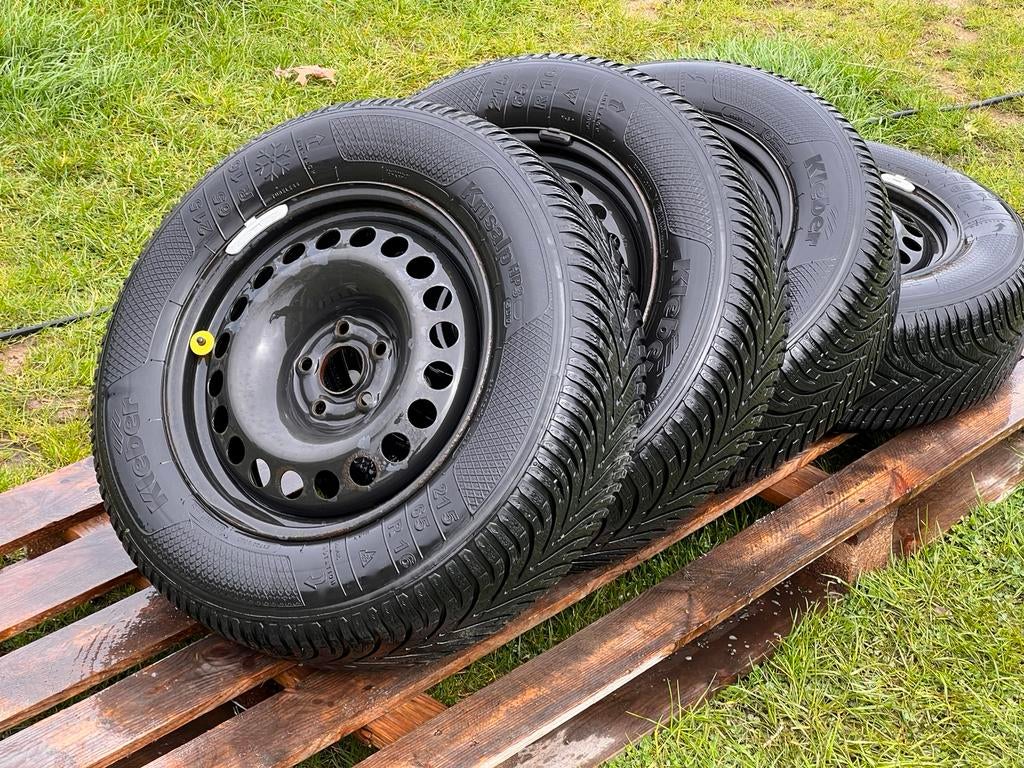 Opel Mokka winterbanden perfect staat!, Auto-onderdelen, Banden en Velgen, Ophalen, 215 mm, Velg(en), 16 inch