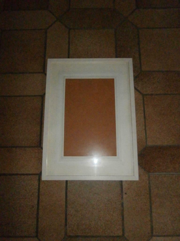 Cadre blanc, Enlèvement, Utilisé