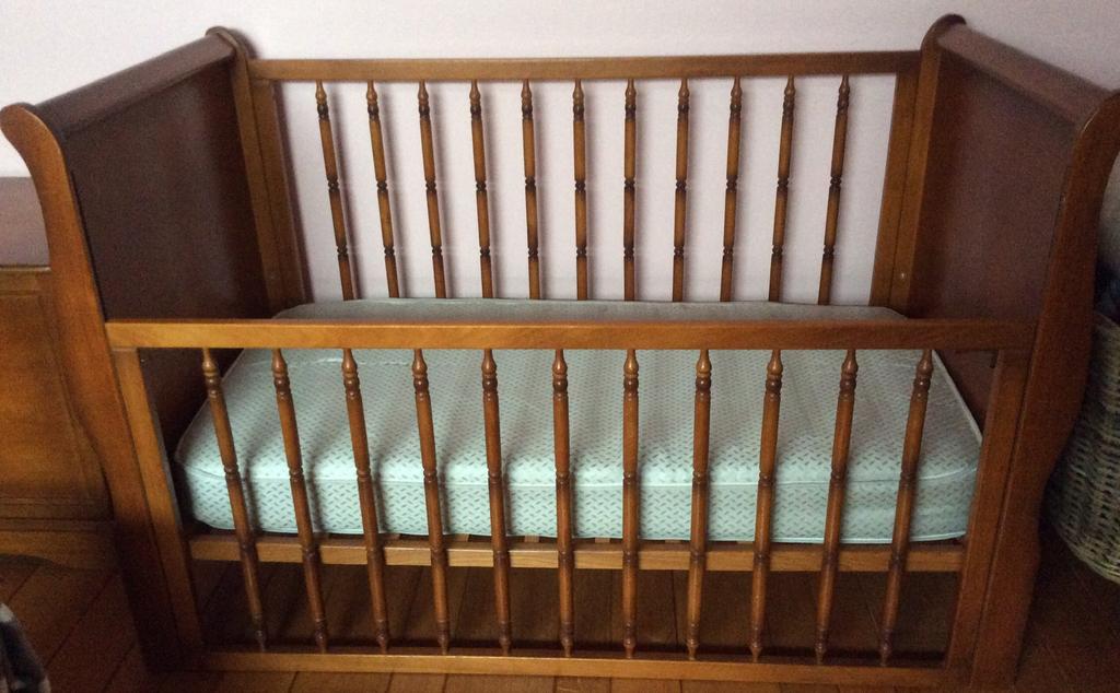 Chambre de bébé de style Louis De Philip., Enlèvement, Utilisé
