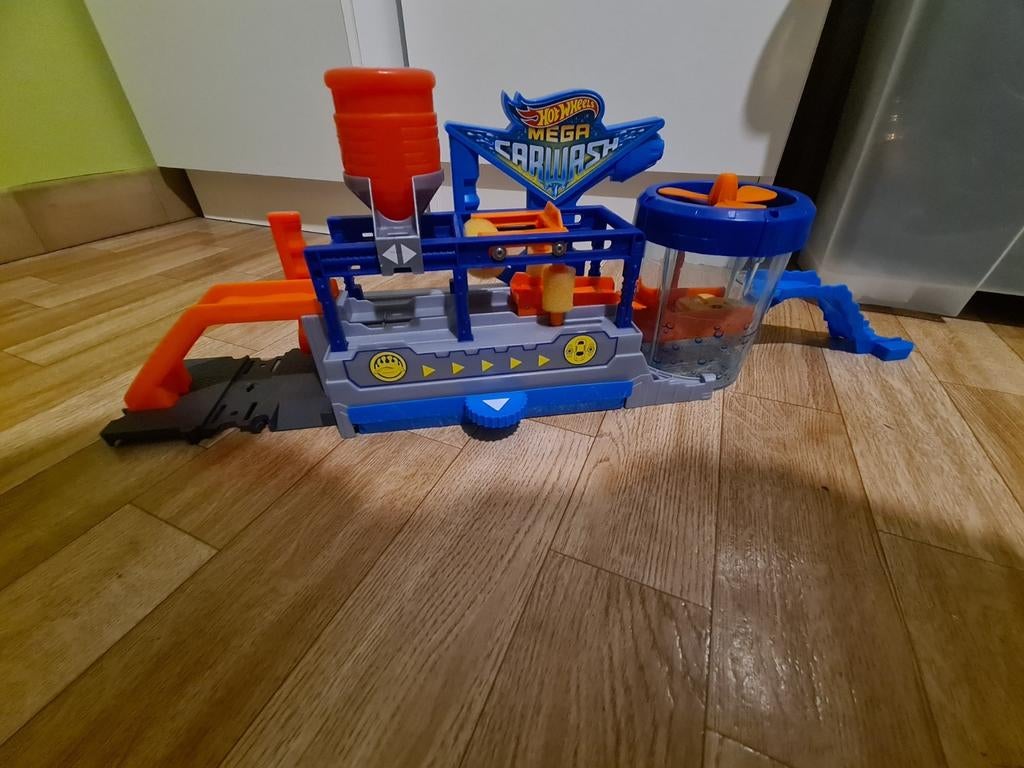Hotwheels carwash, Kinderen en Baby's, Ophalen, Zo goed als nieuw, Racebaan, Hot Wheels