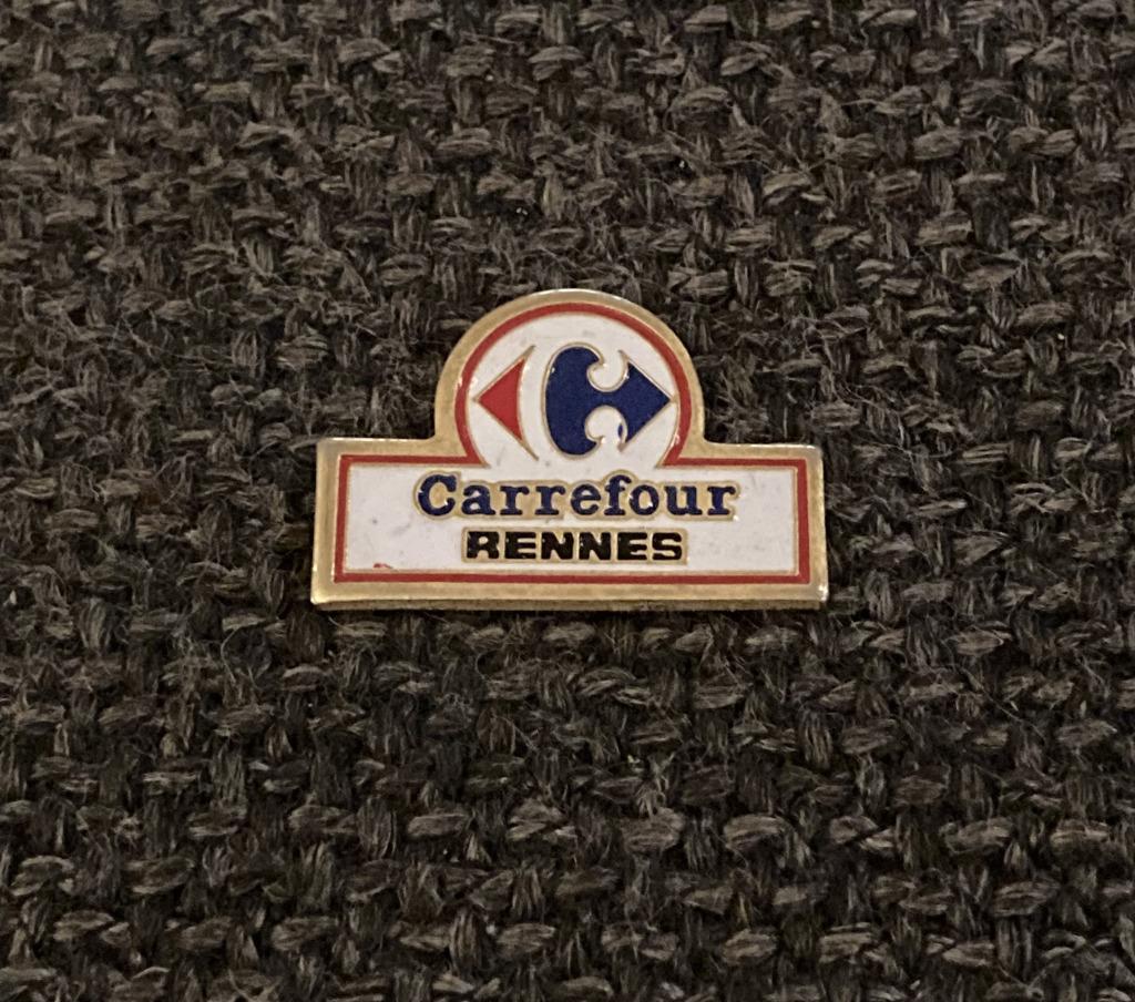 PIN - CARREFOUR - RENNES, Envoi, Utilisé, Autres sujets/thèmes, Insigne ou Pin's