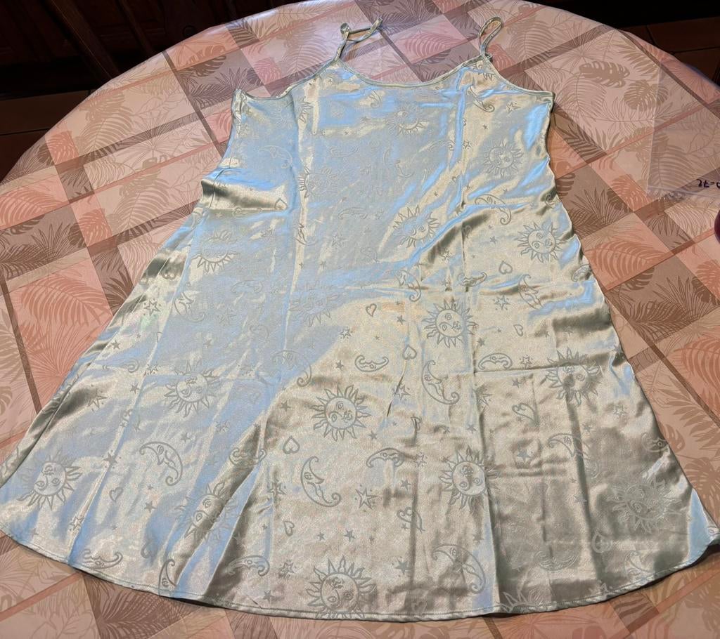 Nieuwe heel lichtgroene blinkende nachtjapon L., Kleding | Dames, Geani Feroti, Ophalen of Verzenden, Nieuw, Maat 42/44 (L)