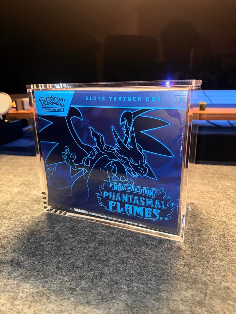 Pokemon Phantasmal Flames ETB + acryl case, Ophalen of Verzenden, Nieuw