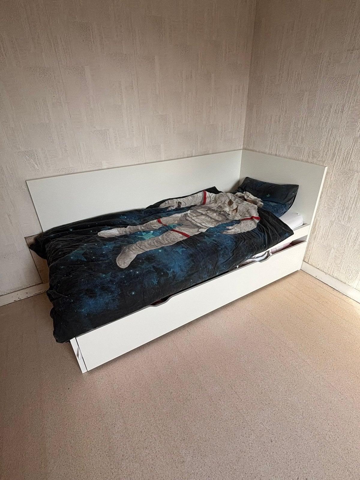 Eenpersoonsbed met extra bed in lade, ikea