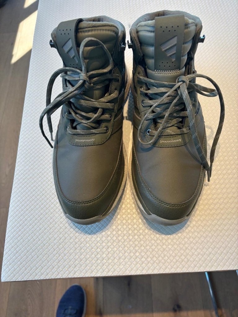 Adidas hoge golfschoenen – maat 42⅔ – olijfgroen, Sports & Fitness, Enlèvement, Neuf, Chaussures, Autres marques