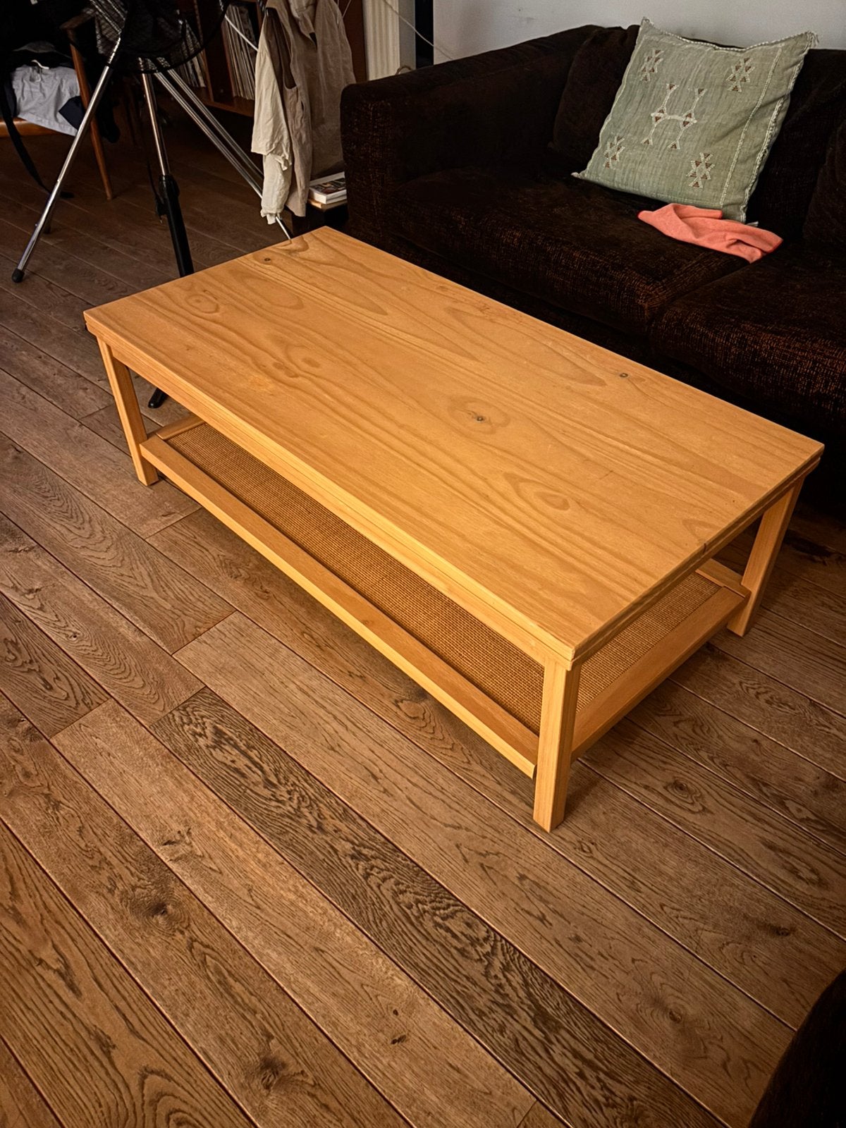Table basse en bois massif, Maison & Meubles, 100 à 150 cm, Moins de 50 cm, Enlèvement, Utilisé