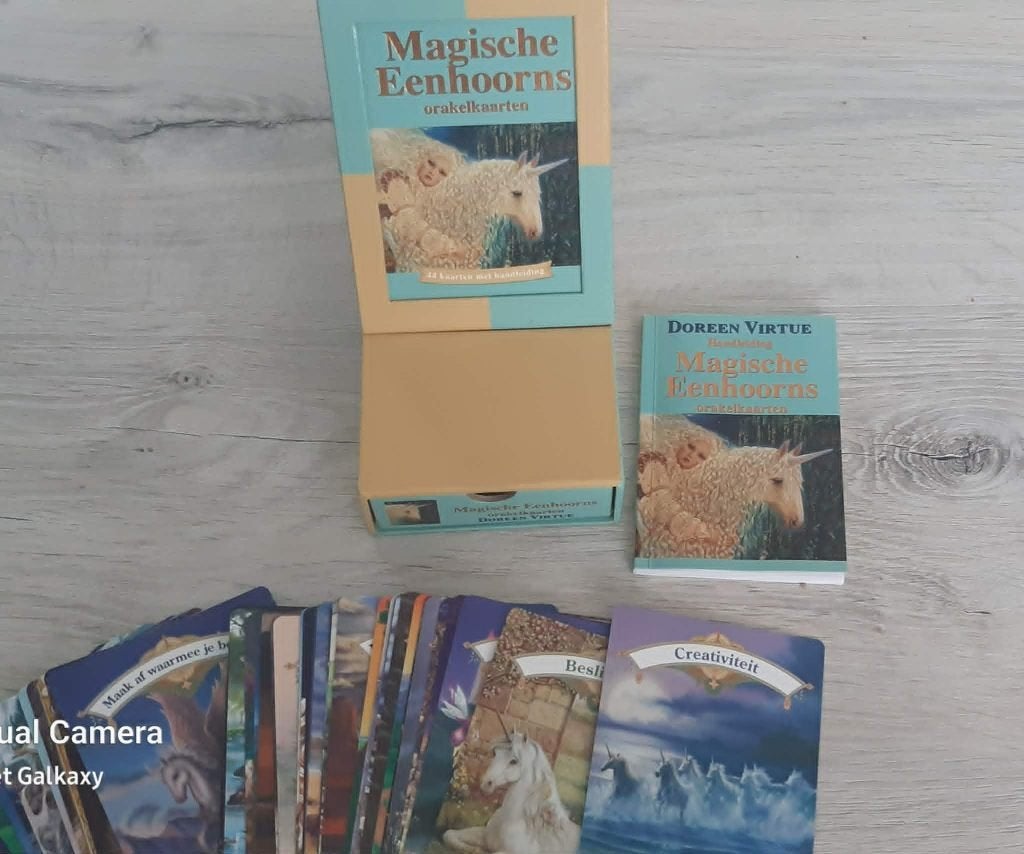Magische eenhoorns orakelkaarten, Boeken, Tarot of Kaarten leggen, Overige typen, Ophalen of Verzenden, Zo goed als nieuw