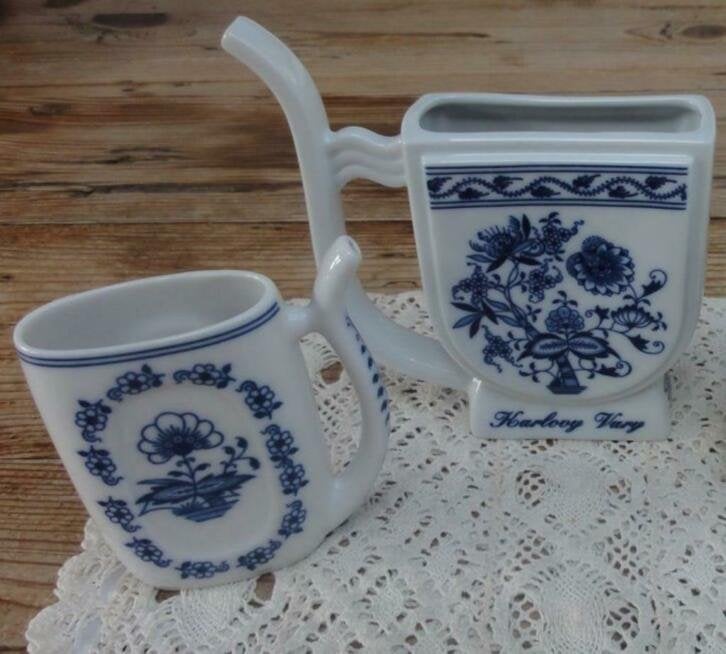 2 Tjechische Zwiebelmuster porseleinen tuitbekers, Ophalen of Verzenden
