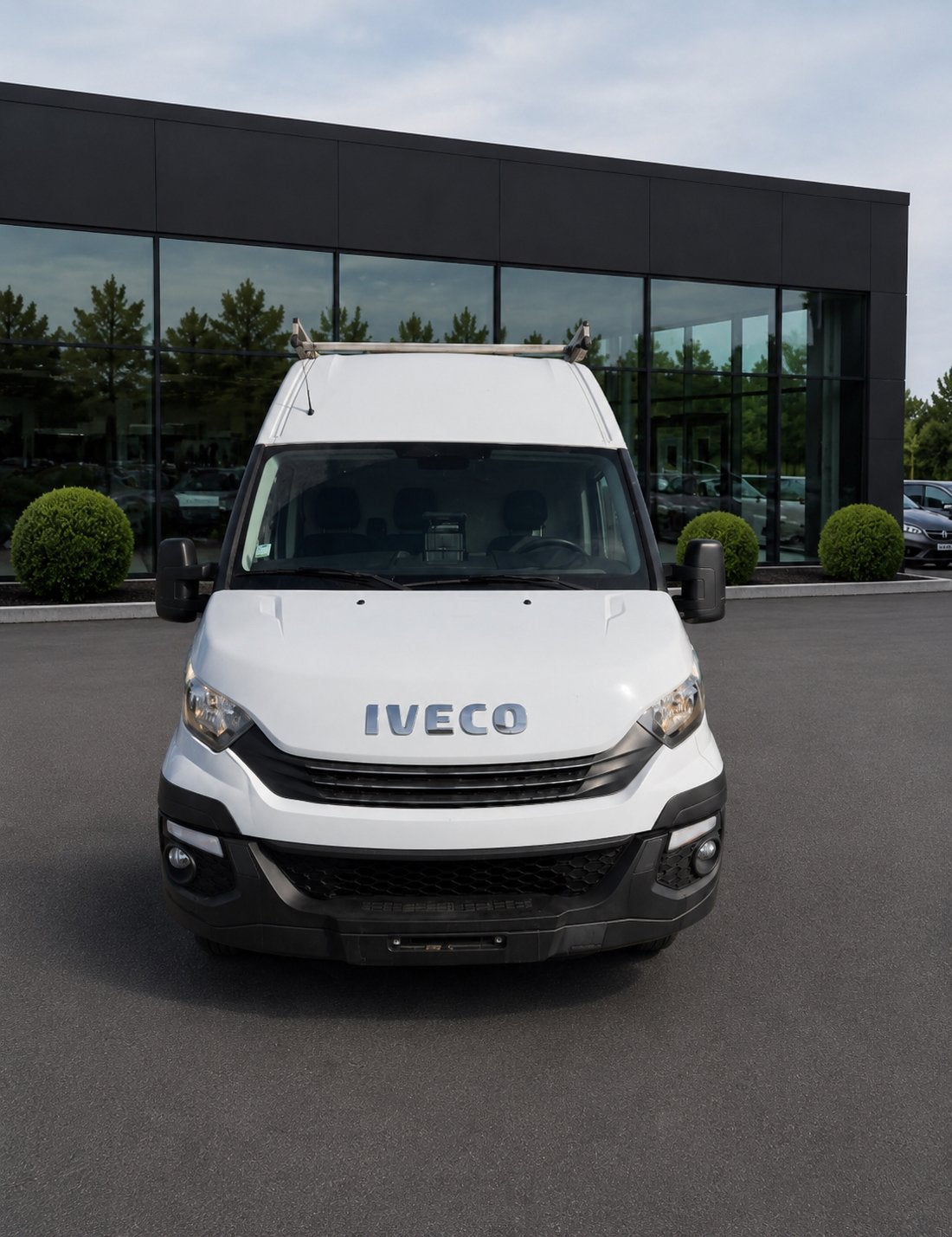 Iveco  Daily 2.3 turbo boîte automatique TVA DÉDUCTIBLES, Auto's, Bestelwagens en Lichte vracht, 2287 cc, Iveco, Wit, Bedrijf