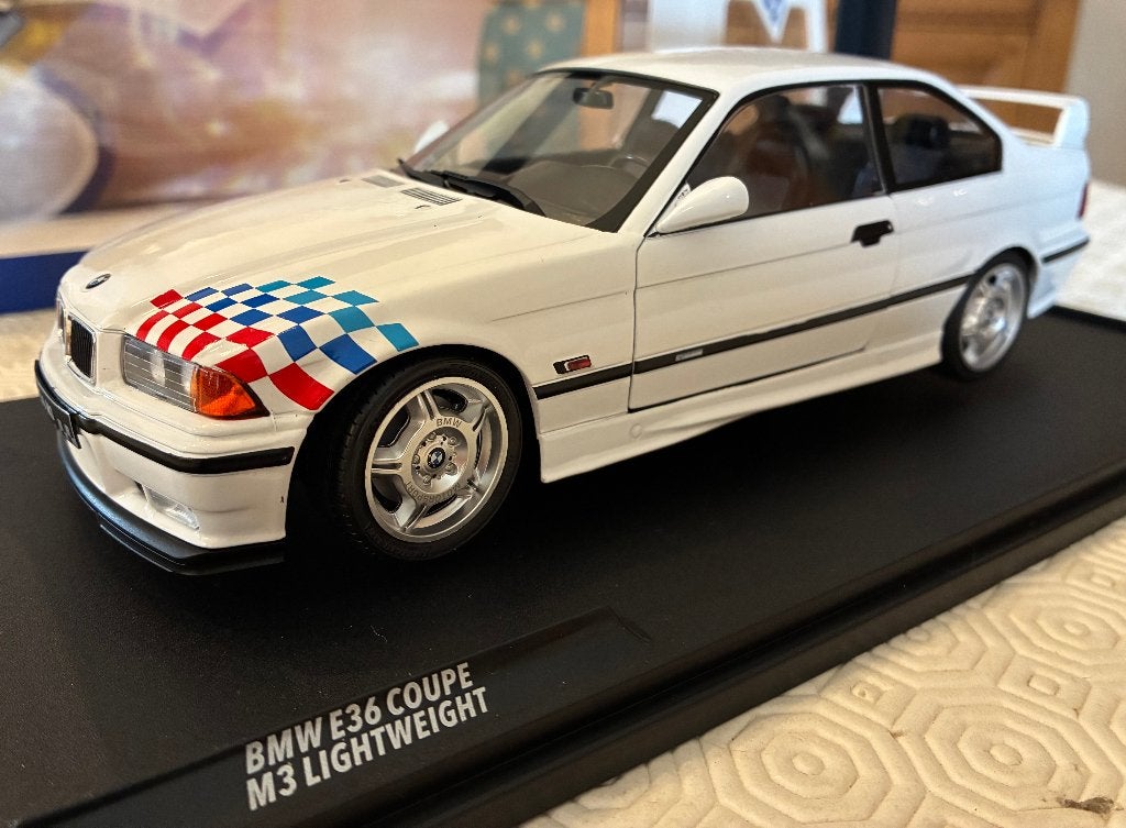 Solid 1:18 BMW E36 M3 Lightweight, Hobby & Loisirs créatifs, Voitures miniatures | 1:18, Enlèvement ou Envoi, Comme neuf