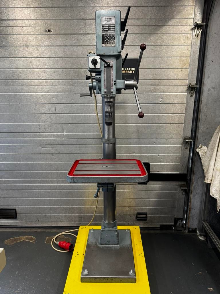 Ruime Voorraad Kolomboormachine Freesmachine, Doe-het-zelf en Bouw, Gereedschap | Freesmachines, Ophalen, Zo goed als nieuw