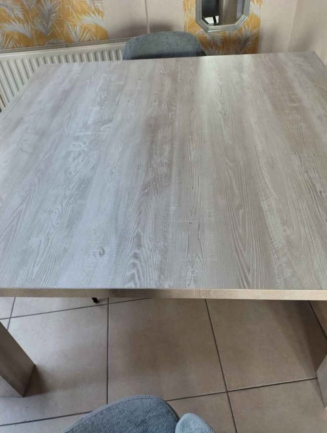 Très belle table carrée., Maison & Meubles, Enlèvement