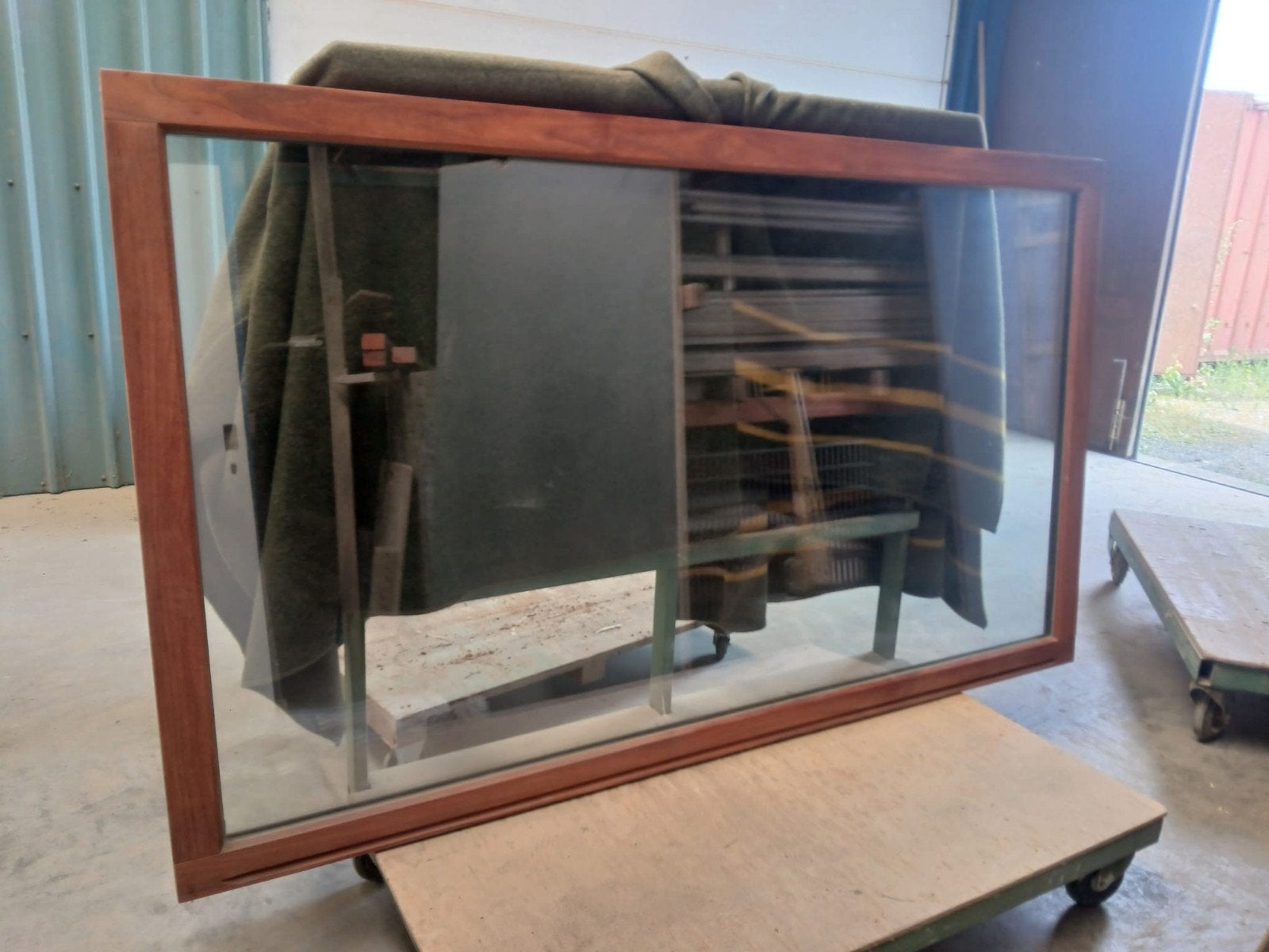 Nieuw raam padoek met dubbel glas, Ophalen